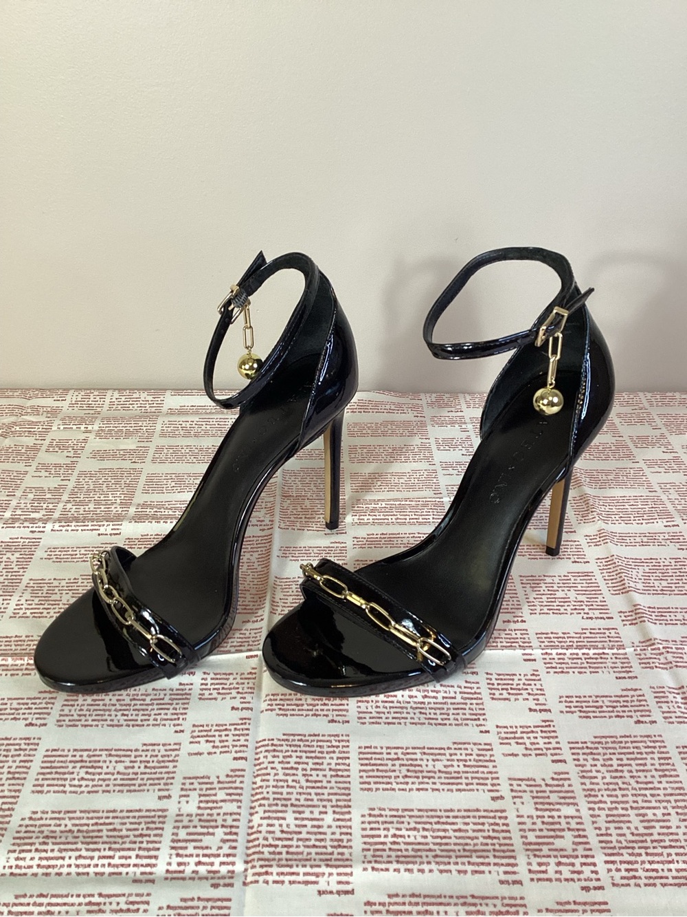 MATEO x I.N.C. Black Patent Leather Chain Heels NIB Size 10M - Picture 2 of 9